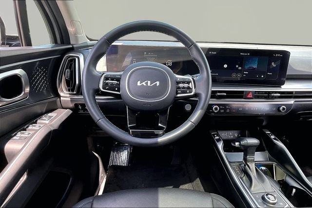 Used 2025 Kia Sorento EX w/ Panoramic Sunroof Package AWD/4WD image 8