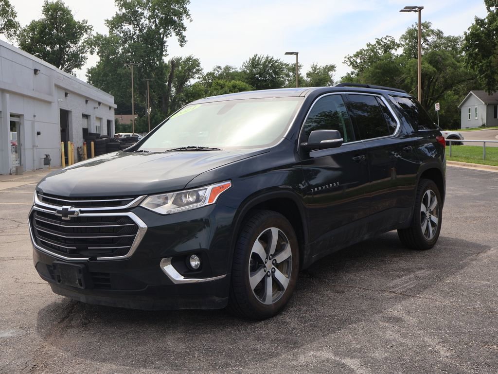 Used 2021 Chevrolet Traverse LT w/ LT Premium Package AWD/4WD image 6