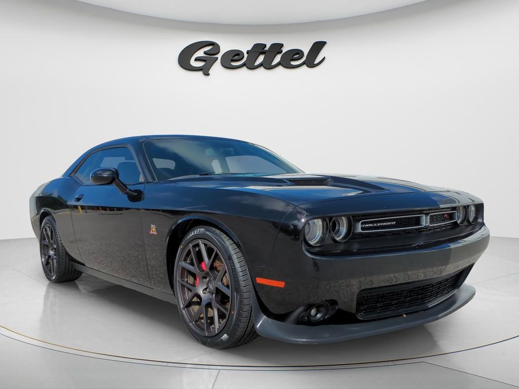 Used 2018 Dodge Challenger R/T Scat Pack w/ Leather Interior Group RWD image 3