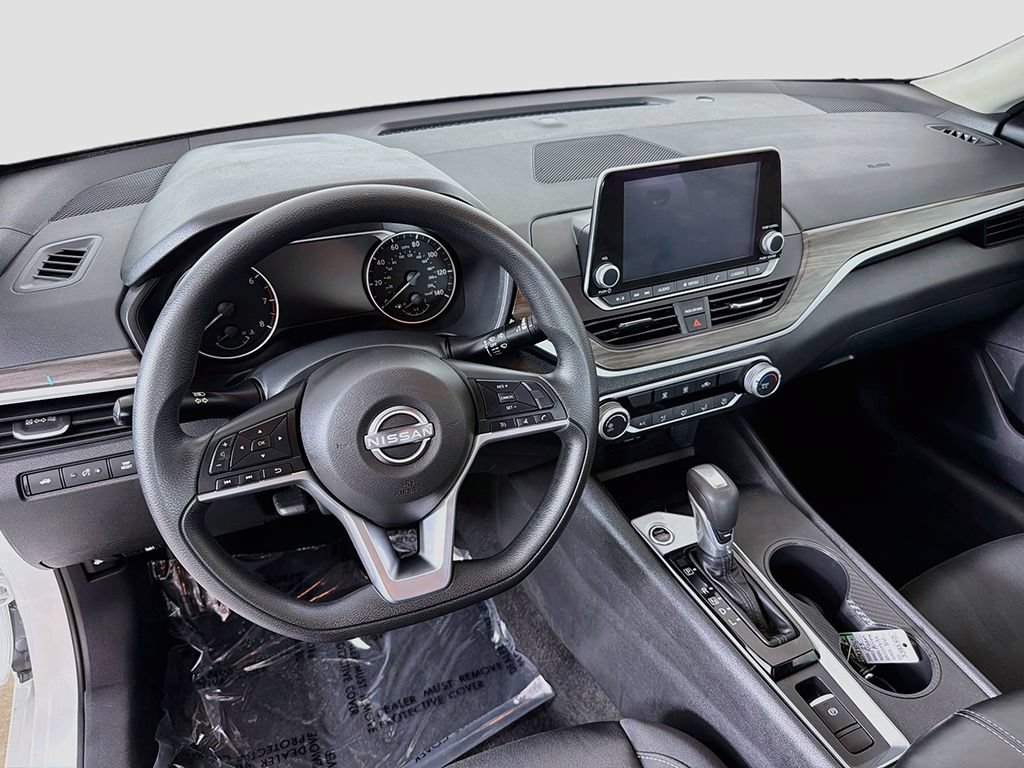 Used 2025 Nissan Altima 2.5 SV AWD/4WD image 17