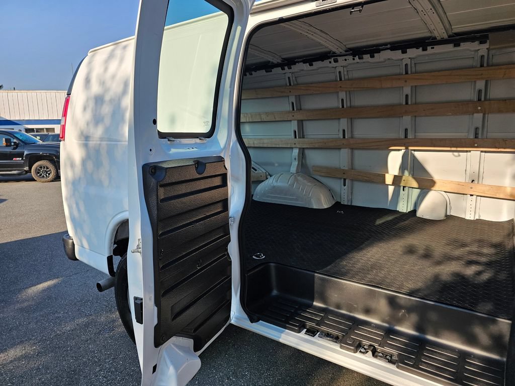 Certified 2025 Chevrolet Express 2500 w/ Driver Convenience Package RWD image 17