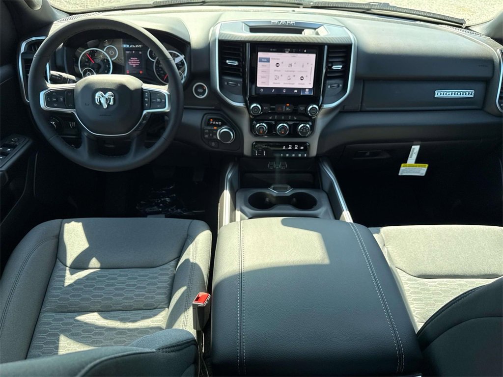 New 2026 RAM 1500 4x4 Crew Cab image 3