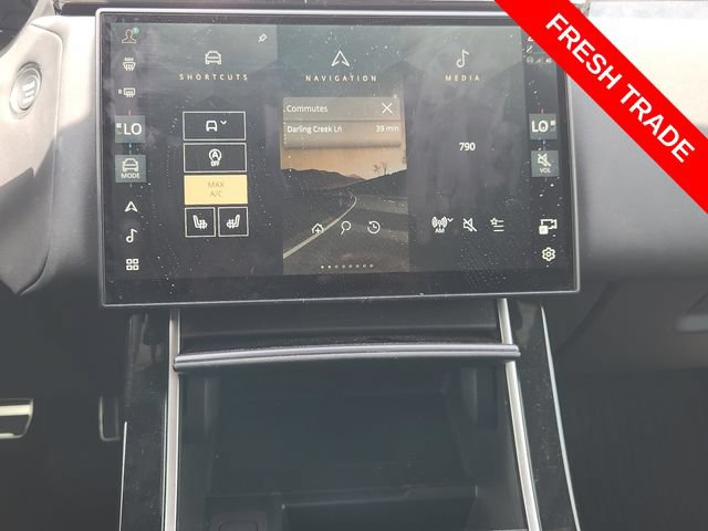 Used 2026 Land Rover Range Rover Velar Dynamic SE AWD/4WD image 17
