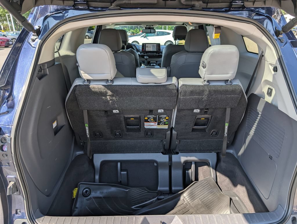 Used 2024 Toyota Sienna XLE w/ XLE Plus Package AWD/4WD image 13