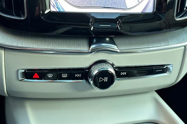 Certified 2025 Volvo XC60 T8 Plus w/ Protection Package Premier AWD/4WD image 14