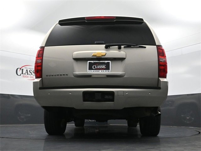 Used 2014 Chevrolet Suburban LT image 34
