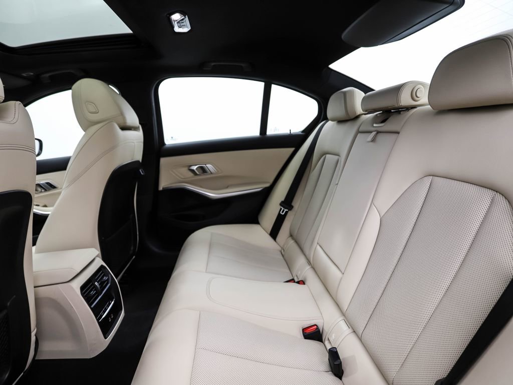 Certified 2023 BMW 330i xDrive Sedan w/ Premium Package AWD/4WD image 22