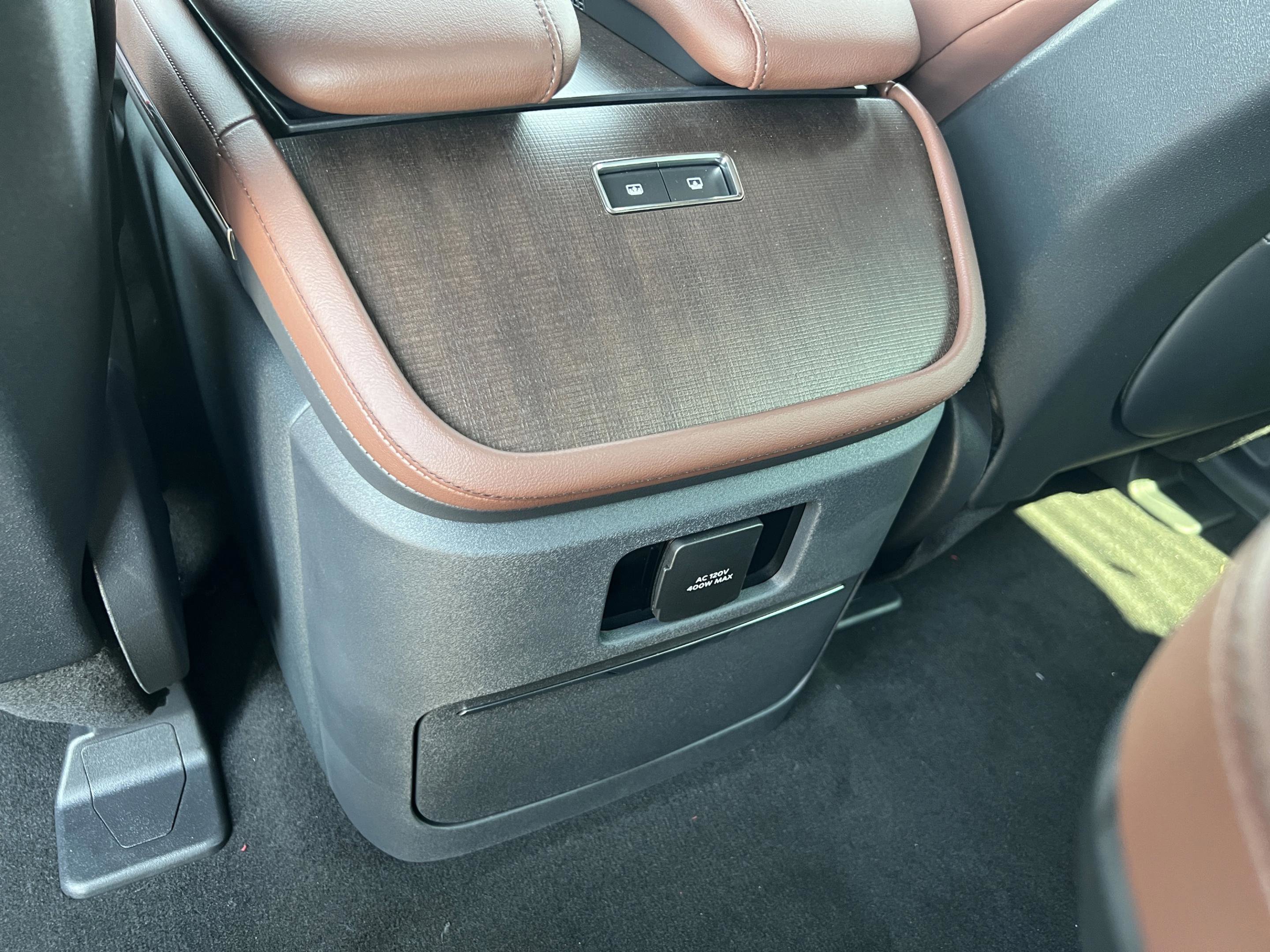 New 2025 Lincoln Navigator L Reserve AWD/4WD image 26