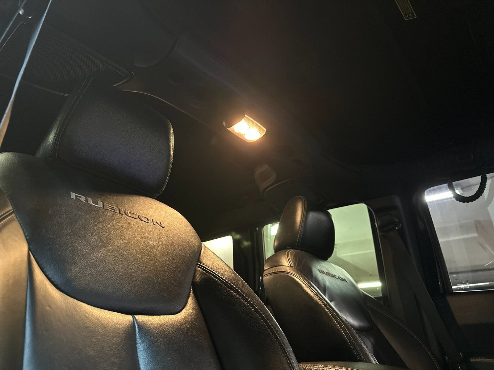 Used 2015 Jeep Wrangler Unlimited Rubicon AWD/4WD image 16