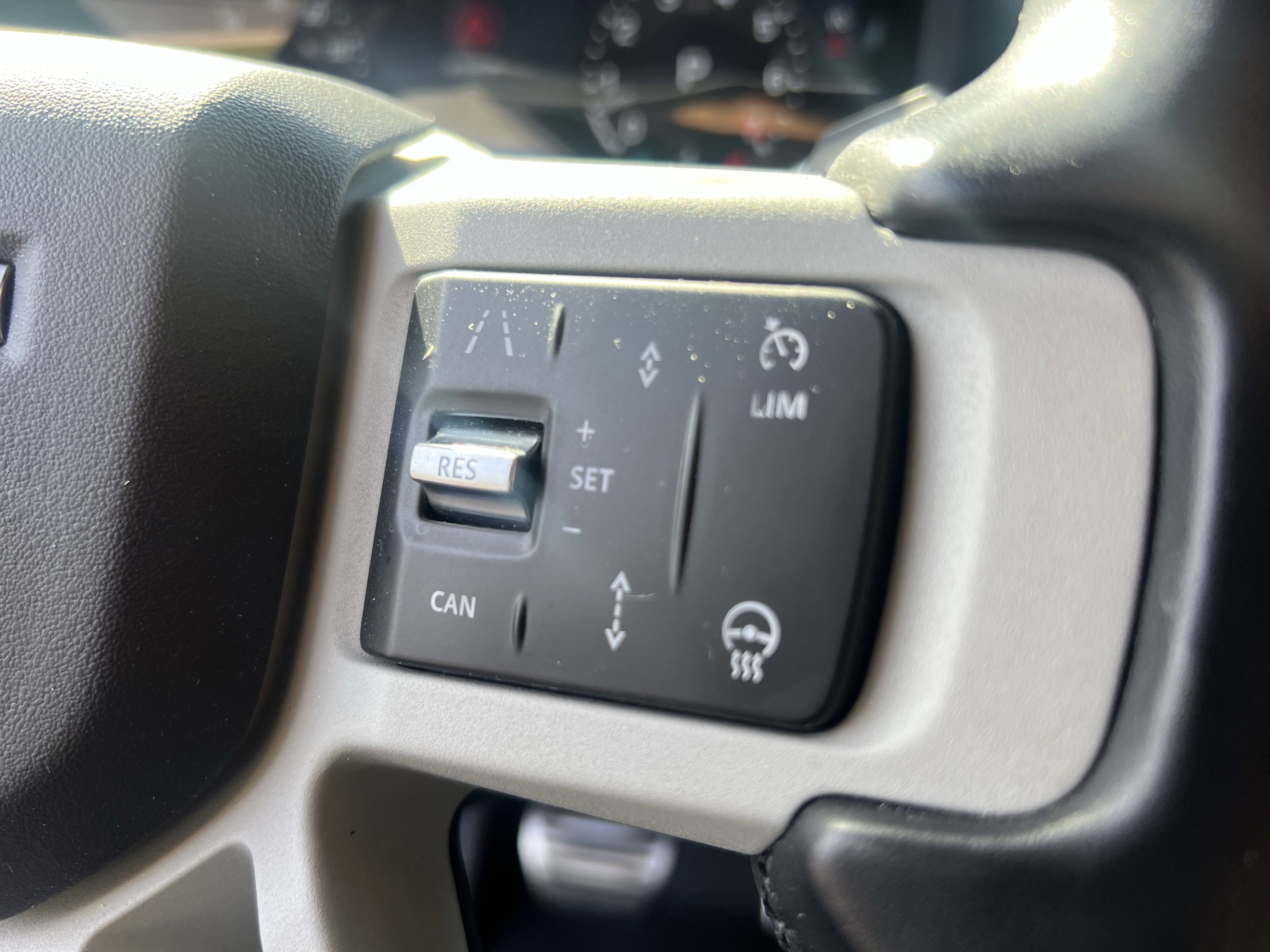 Used 2021 Land Rover Defender 90 X-Dynamic S image 21