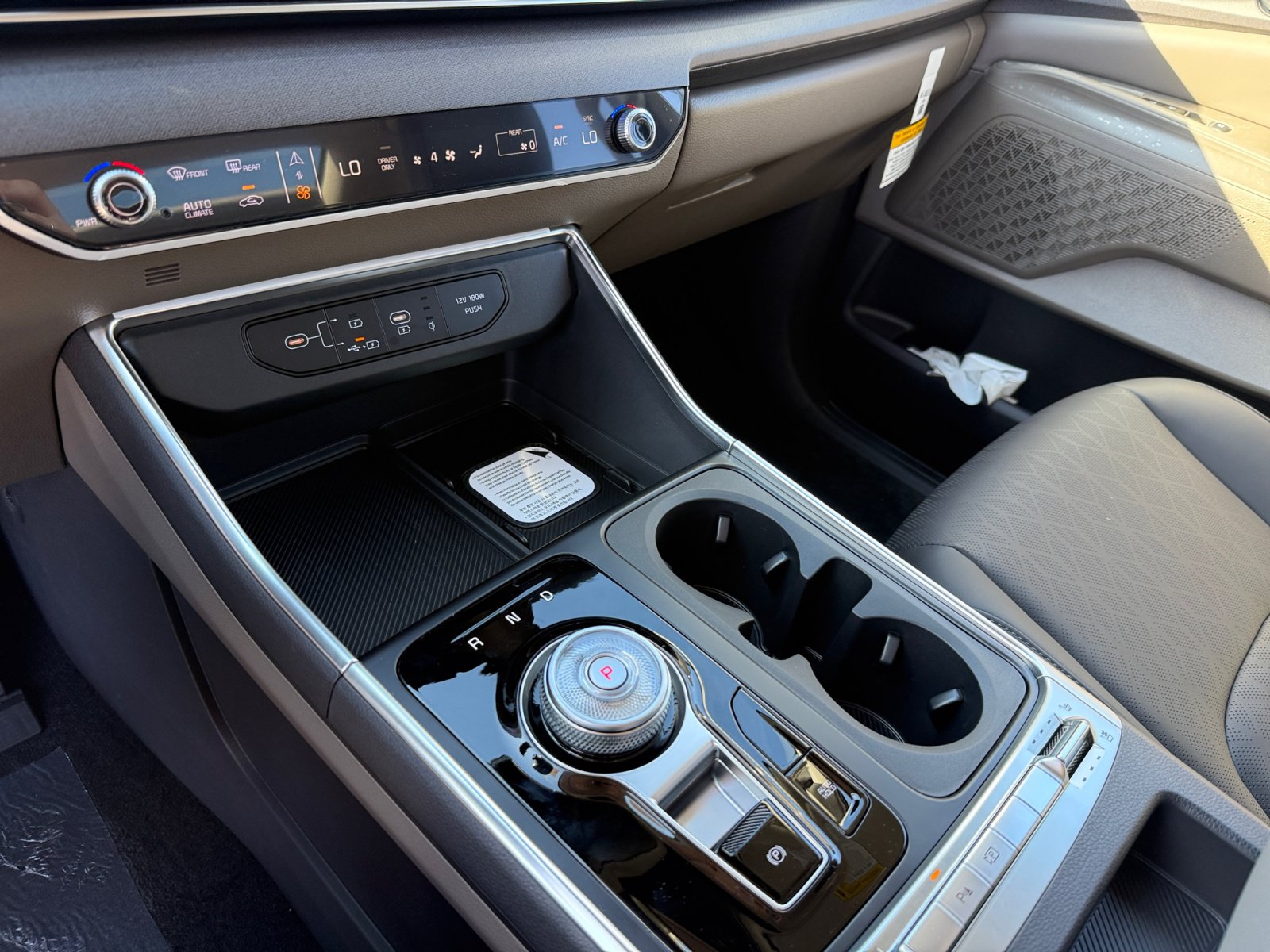 New 2027 Kia Carnival SX FWD image 13