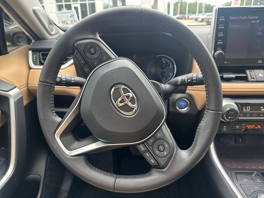 Used 2022 Toyota RAV4 Limited AWD/4WD image 24