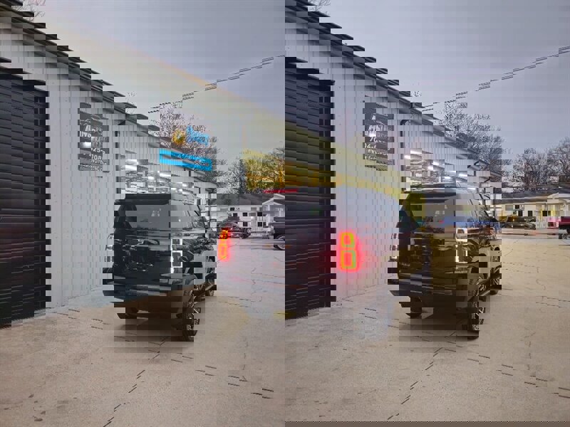 Used 2019 Chevrolet Tahoe LT image 16