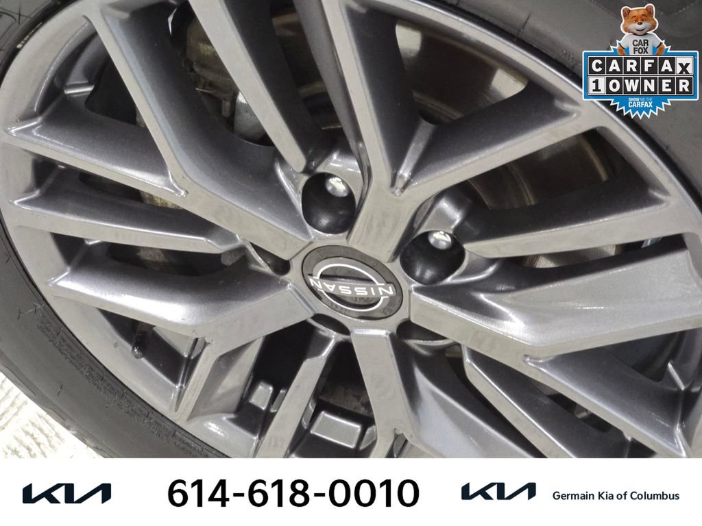 Used 2023 Nissan Rogue S AWD/4WD image 12