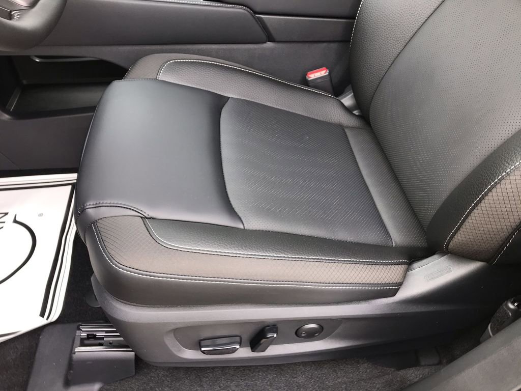 New 2026 Nissan Pathfinder SL image 12