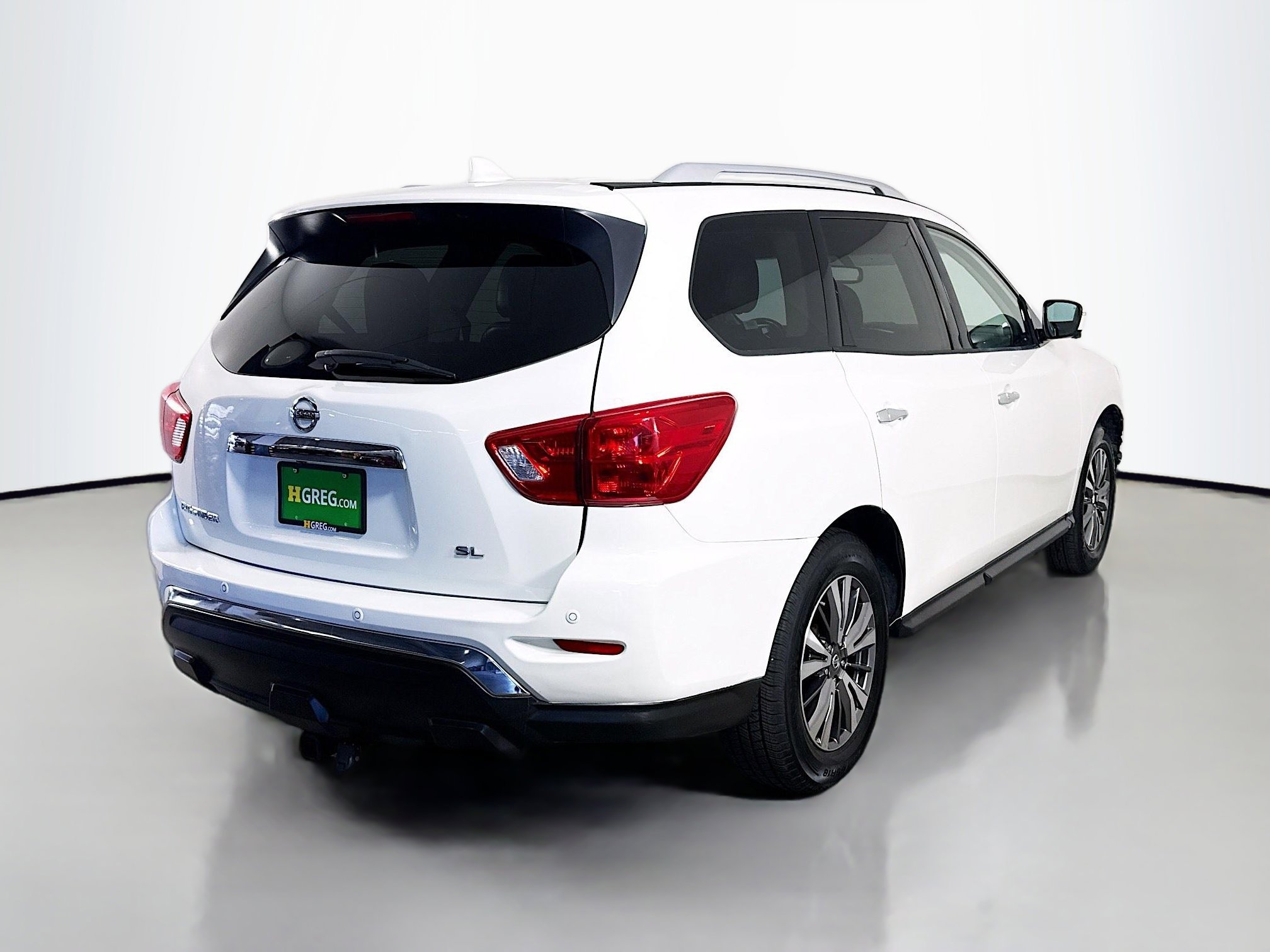 Used 2019 Nissan Pathfinder SL FWD image 10