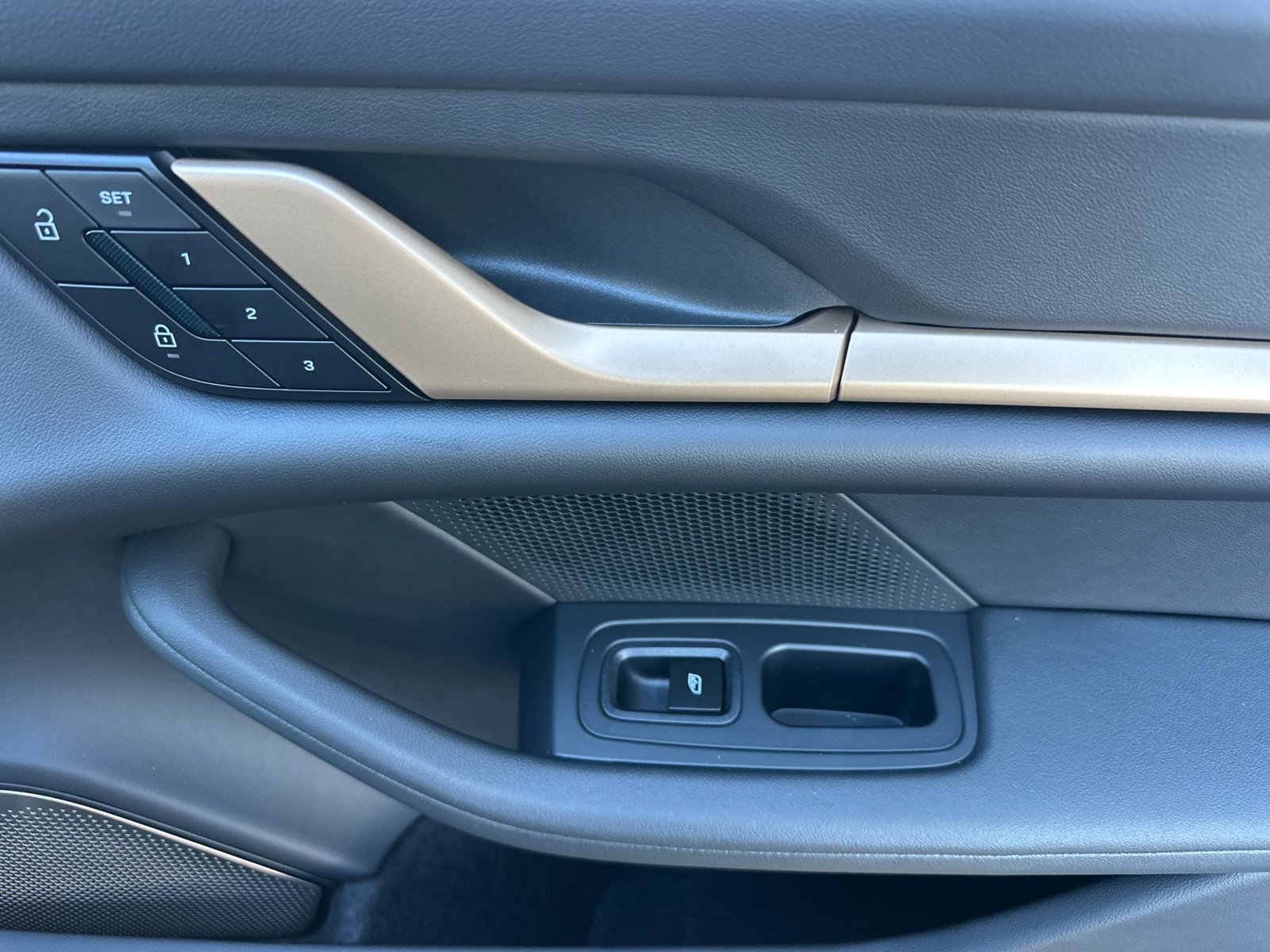 New 2026 Porsche Taycan 4S AWD/4WD image 19