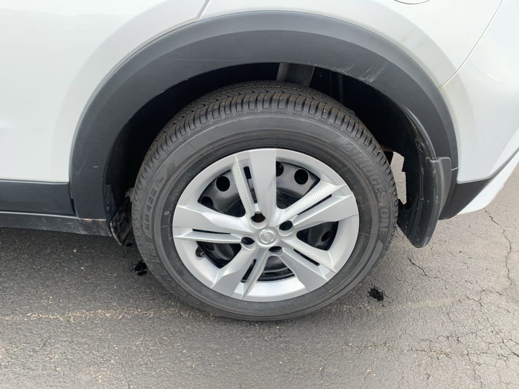 Used 2024 Nissan Kicks S image 11