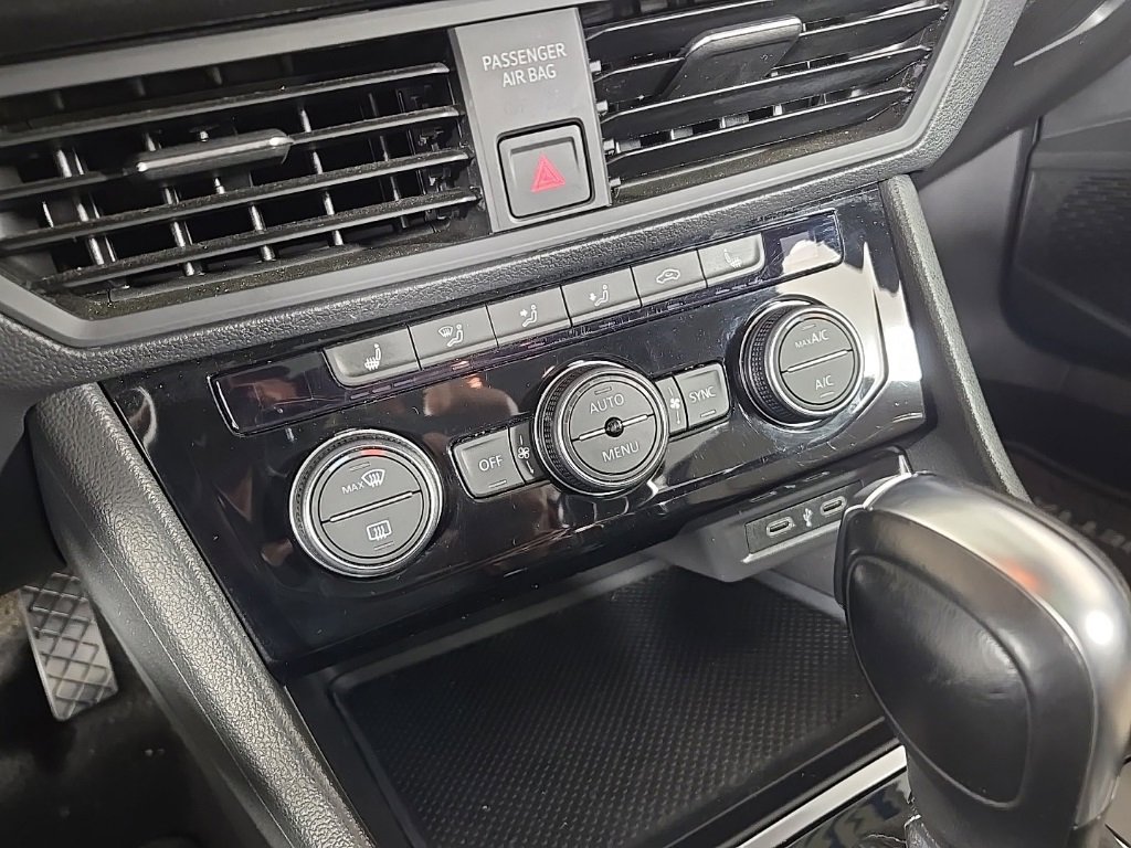 Used 2020 Volkswagen Jetta R-Line image 21