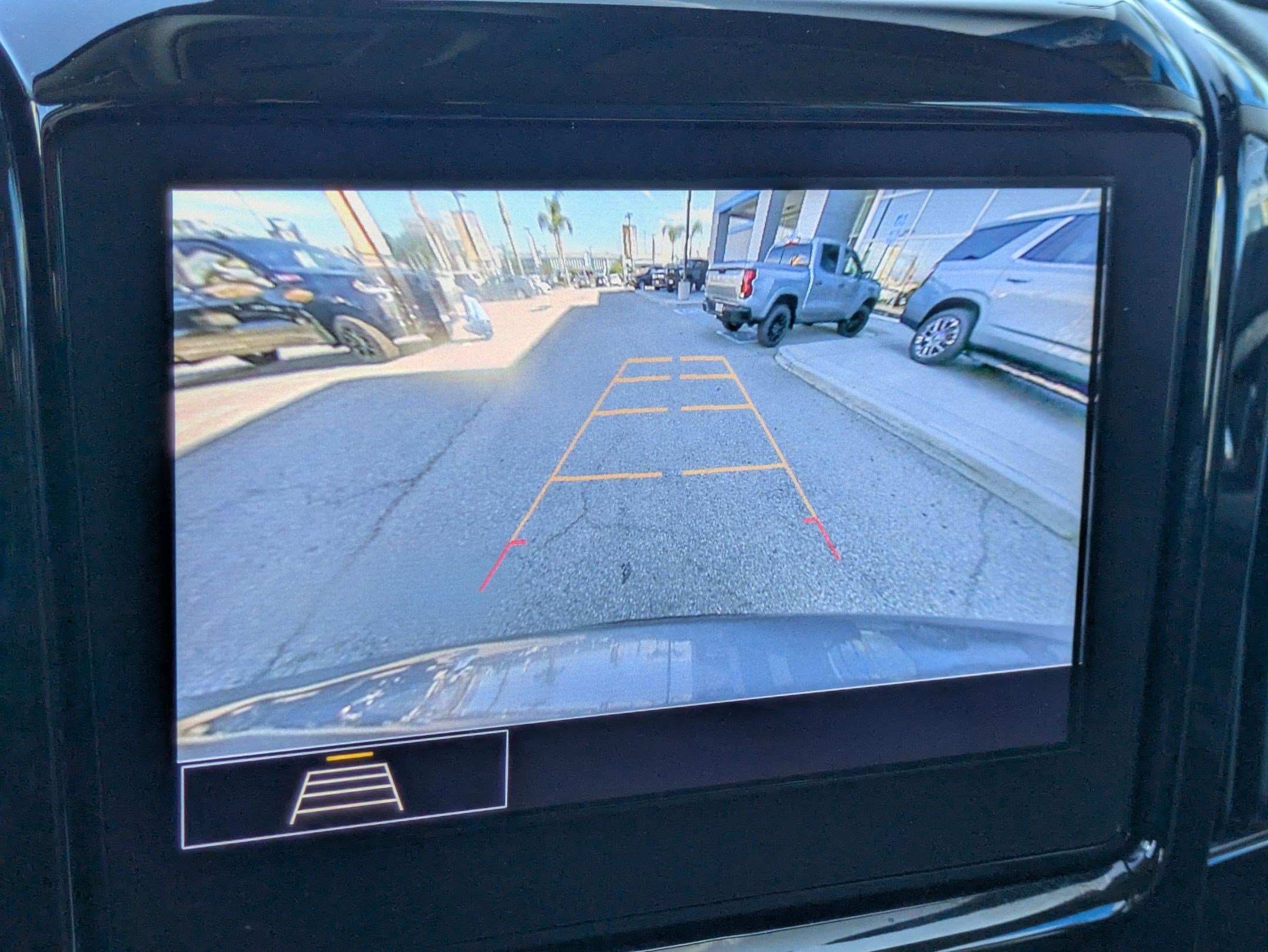 Used 2021 Chevrolet Traverse LT FWD image 19