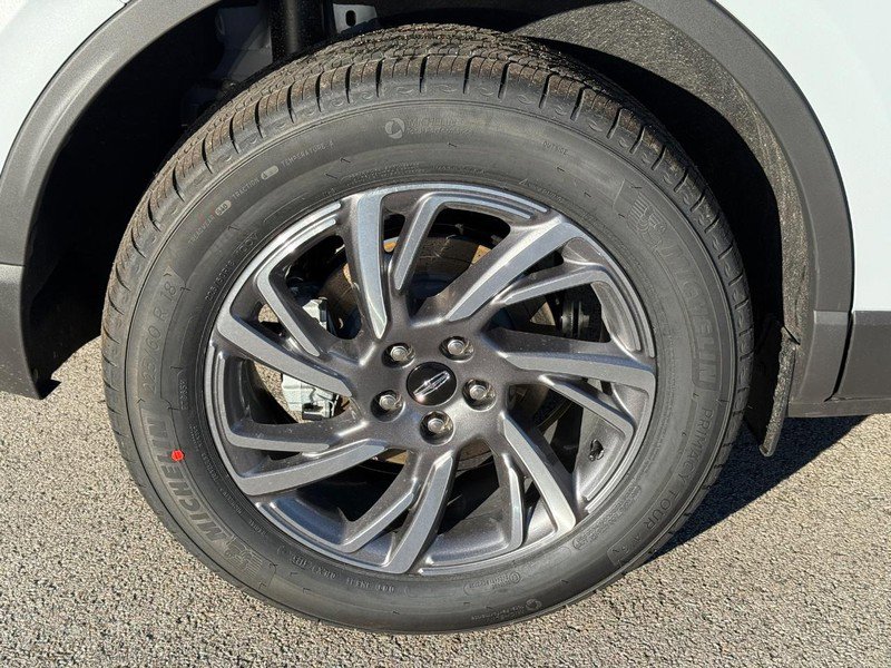 New 2026 Lincoln Corsair Premiere image 4