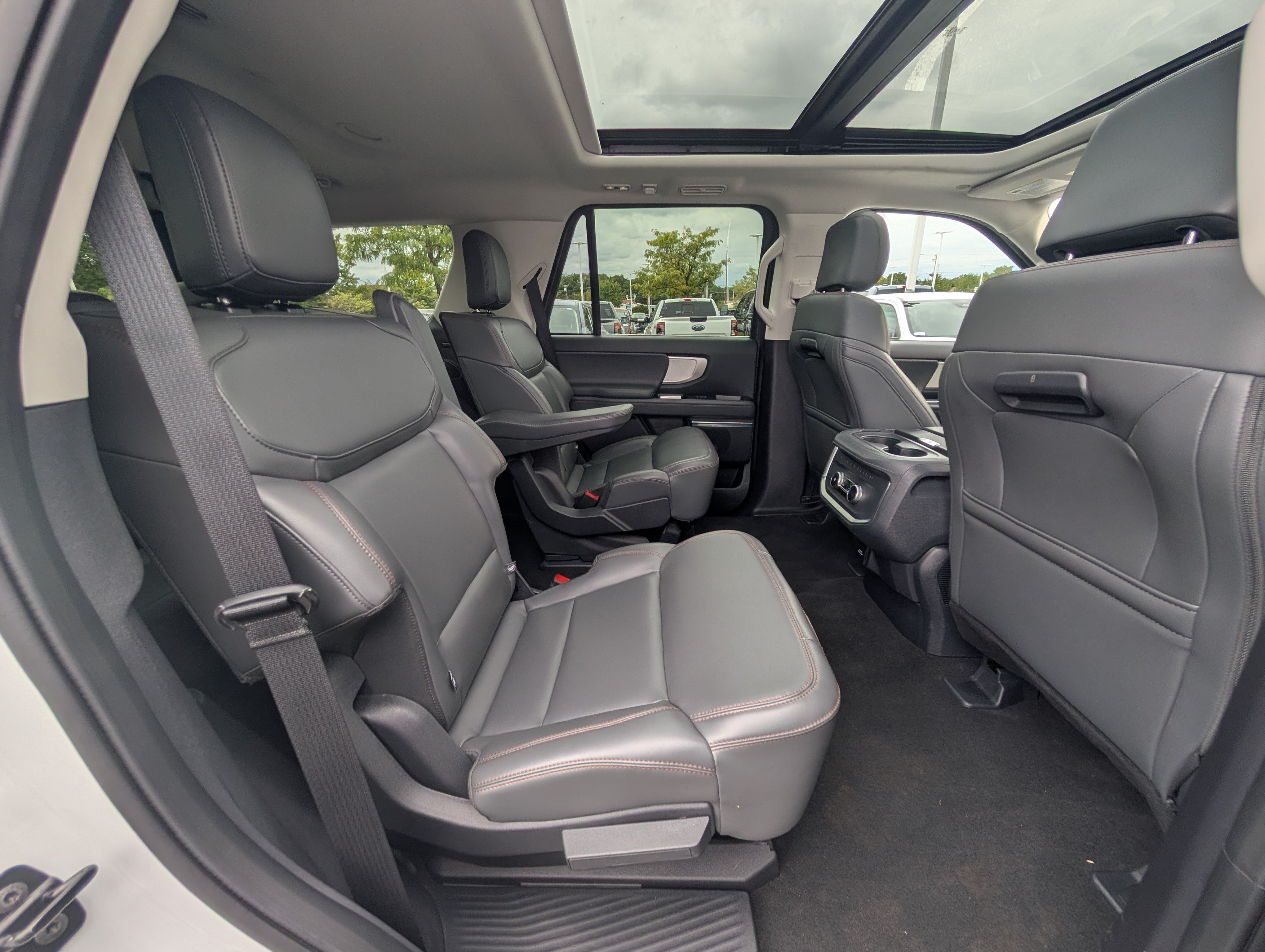 Certified 2025 Ford Expedition Active AWD/4WD image 13