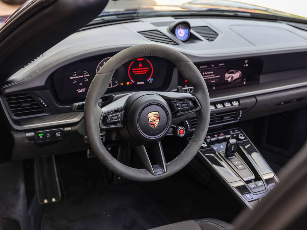 Certified 2025 Porsche 911 Targa 4 GTS AWD/4WD image 18