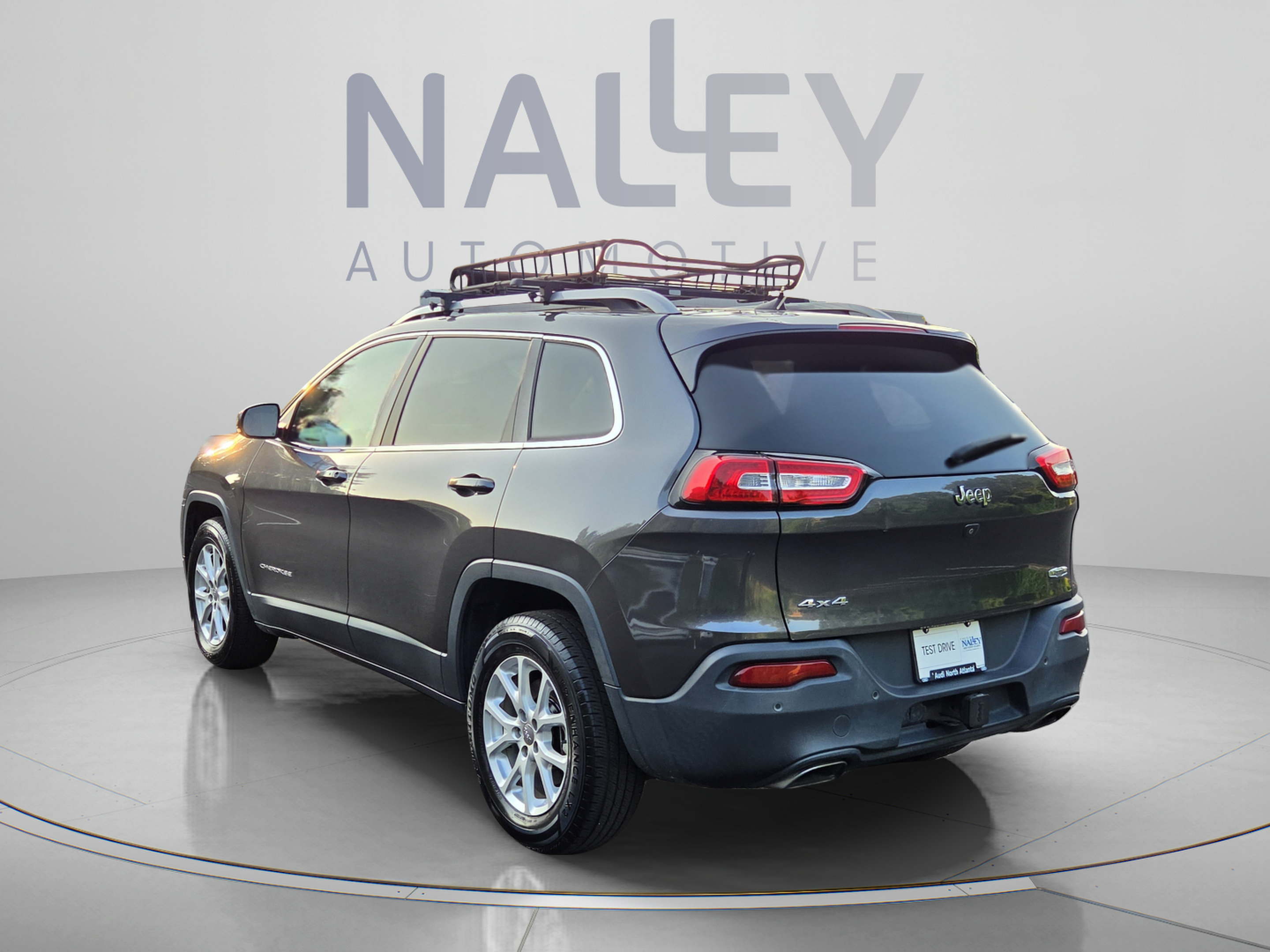 Used 2016 Jeep Cherokee Latitude w/ Comfort/Convenience Group AWD/4WD image 3