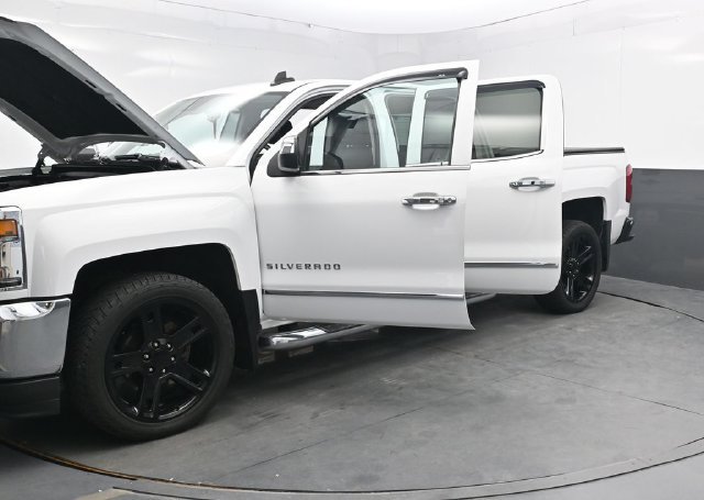 Used 2018 Chevrolet Silverado 1500 LTZ w/ Sport Package AWD/4WD image 43