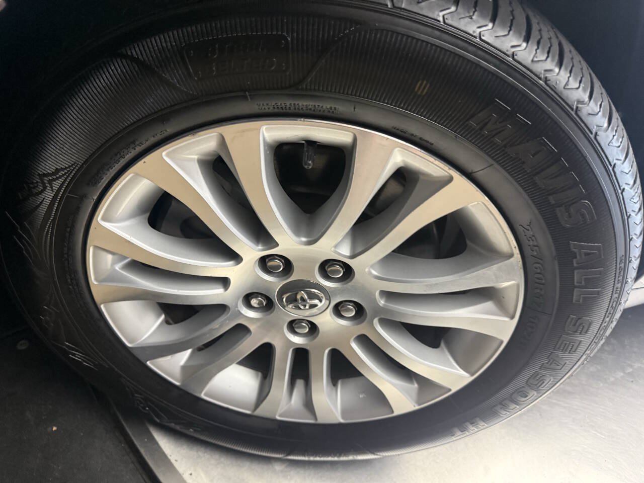 Used 2015 Toyota Sienna XLE w/ XLE Navigation Package FWD image 25