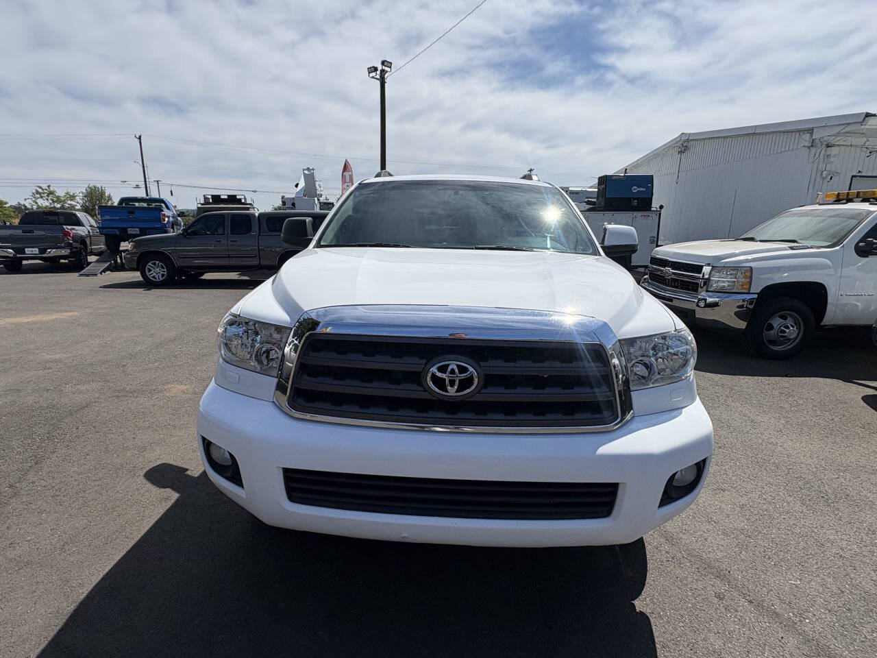 Used 2015 Toyota Sequoia SR5 AWD/4WD image 8