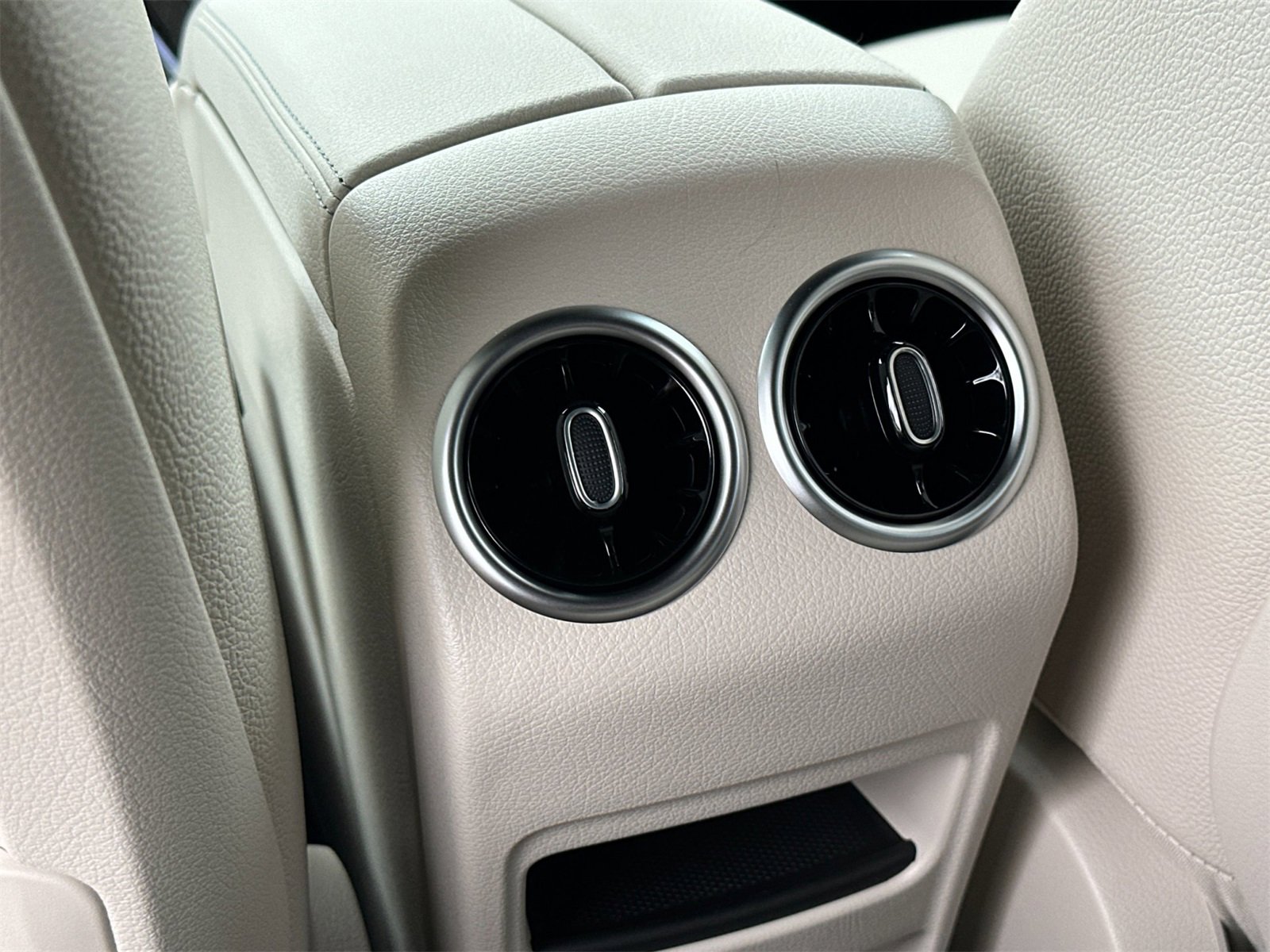 New 2025 Mercedes-Benz GLA 250 image 13