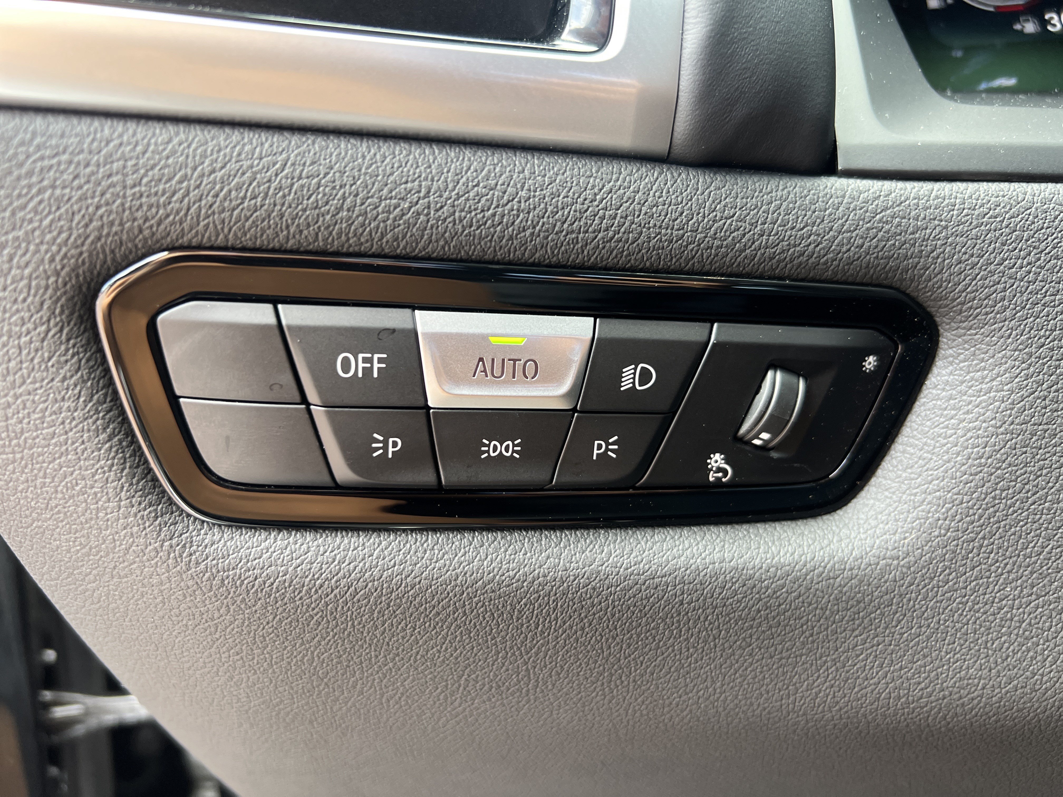 Certified 2026 BMW 840i xDrive AWD/4WD image 37