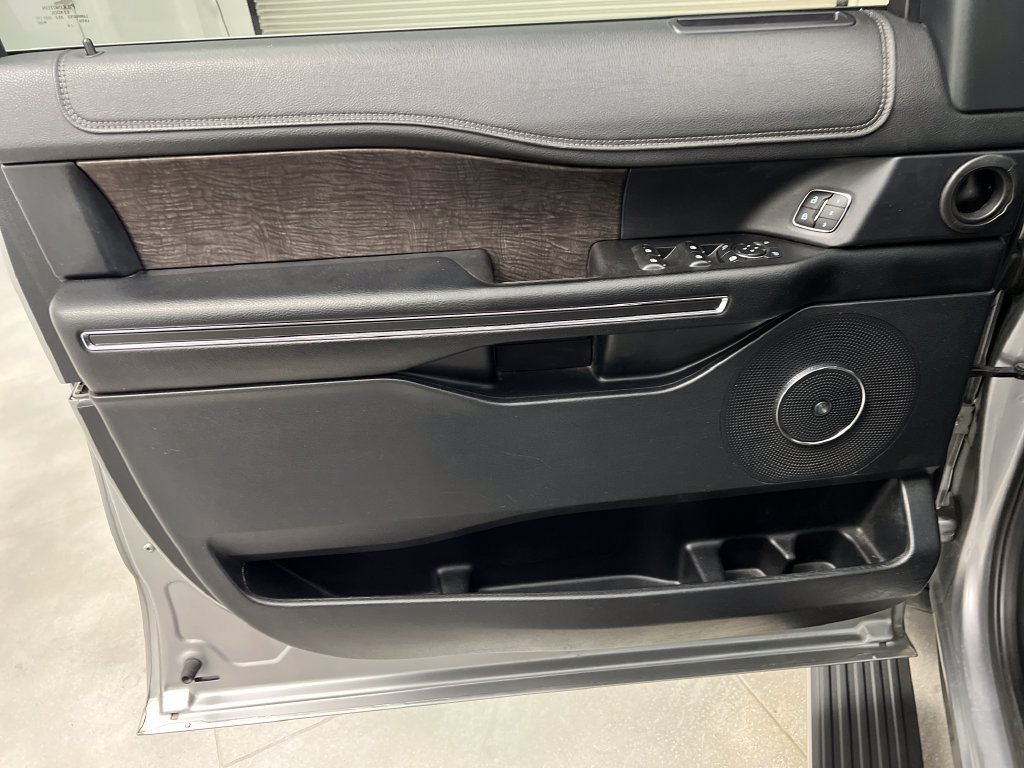 Used 2021 Ford Expedition Limited RWD image 14