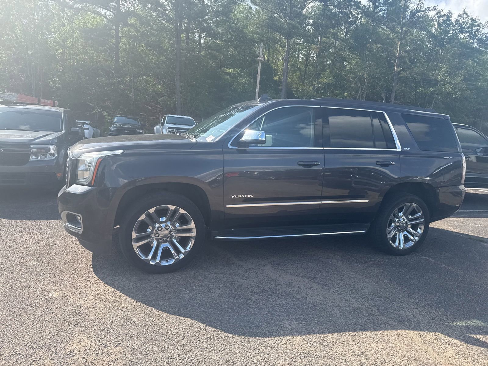 Used 2018 GMC Yukon SLT w/ Premium Edition AWD/4WD image 4
