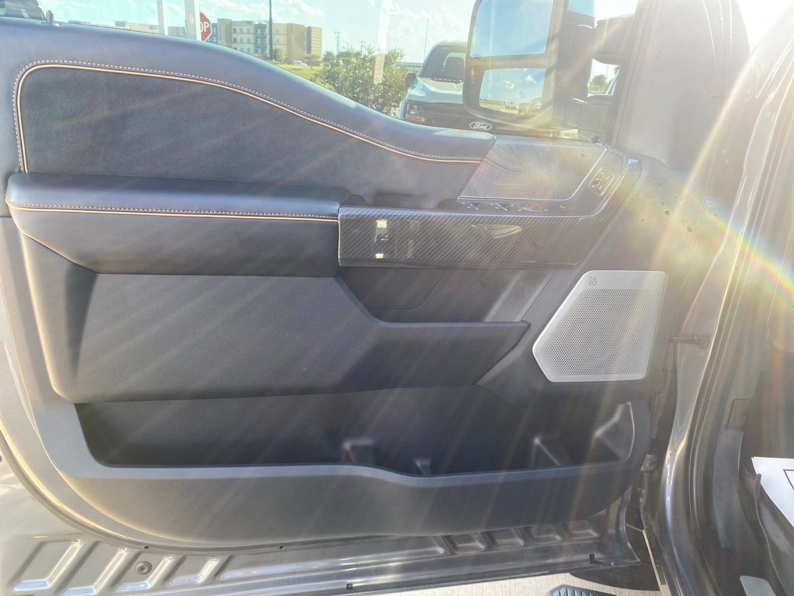Used 2024 Ford F350 Platinum w/ FX4 Off-Road Package AWD/4WD image 13