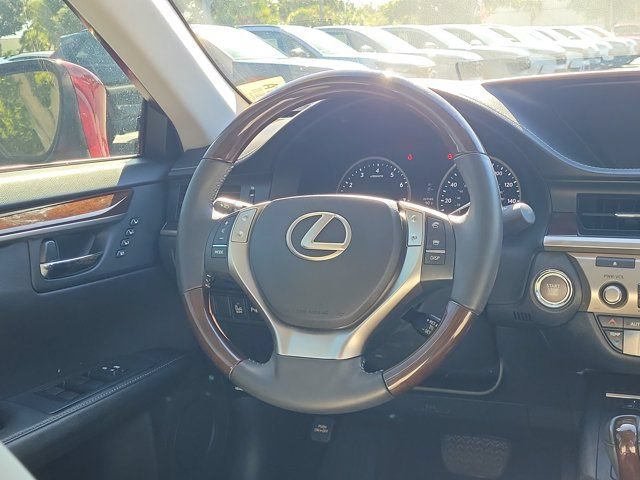 Used 2015 Lexus ES 350 w/ Premium Package FWD image 3