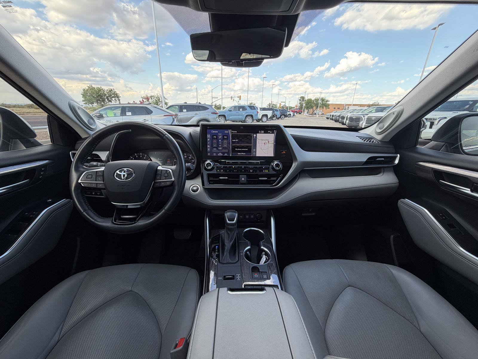 Used 2021 Toyota Highlander Platinum FWD image 25