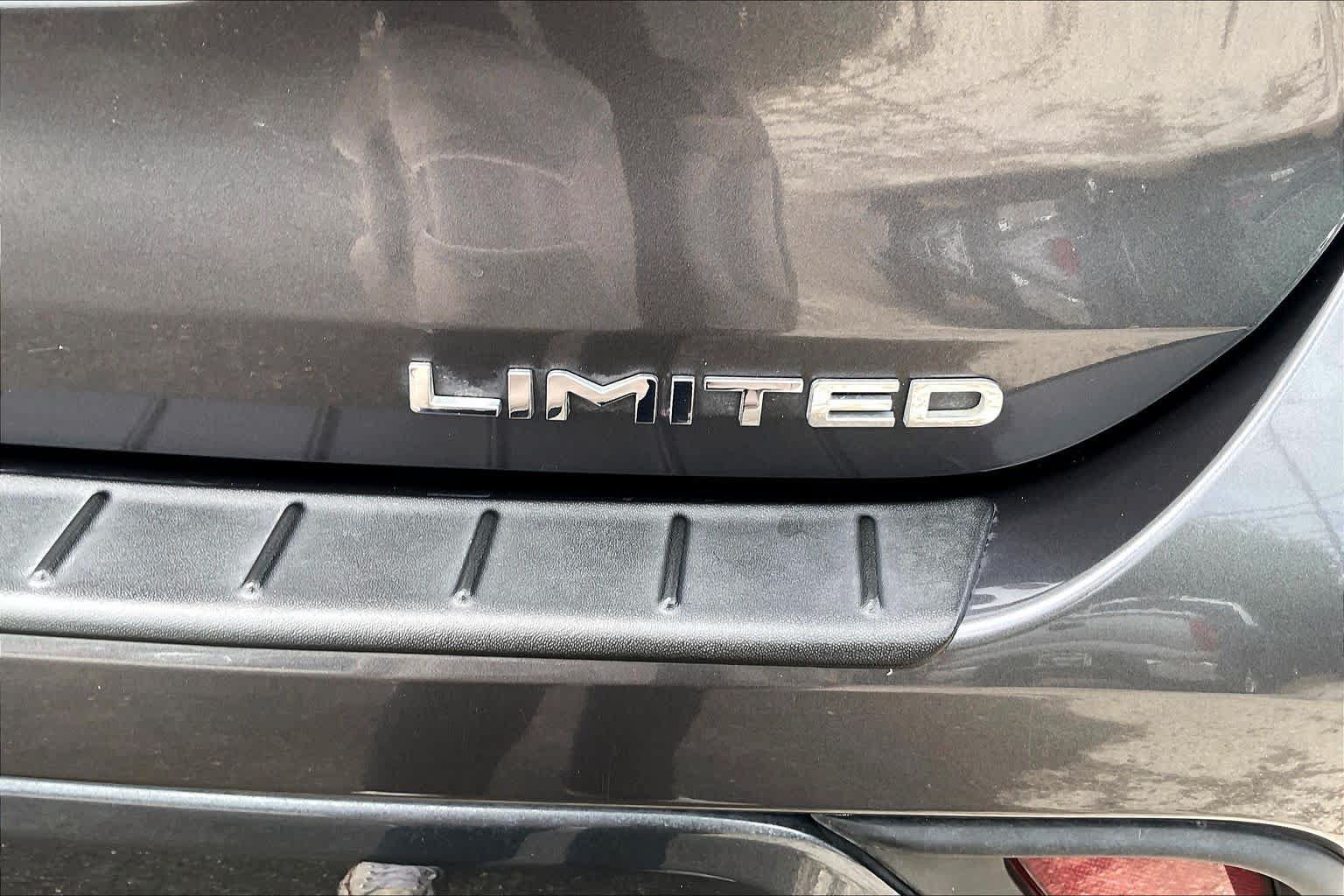 Used 2025 Toyota Highlander Limited FWD image 10