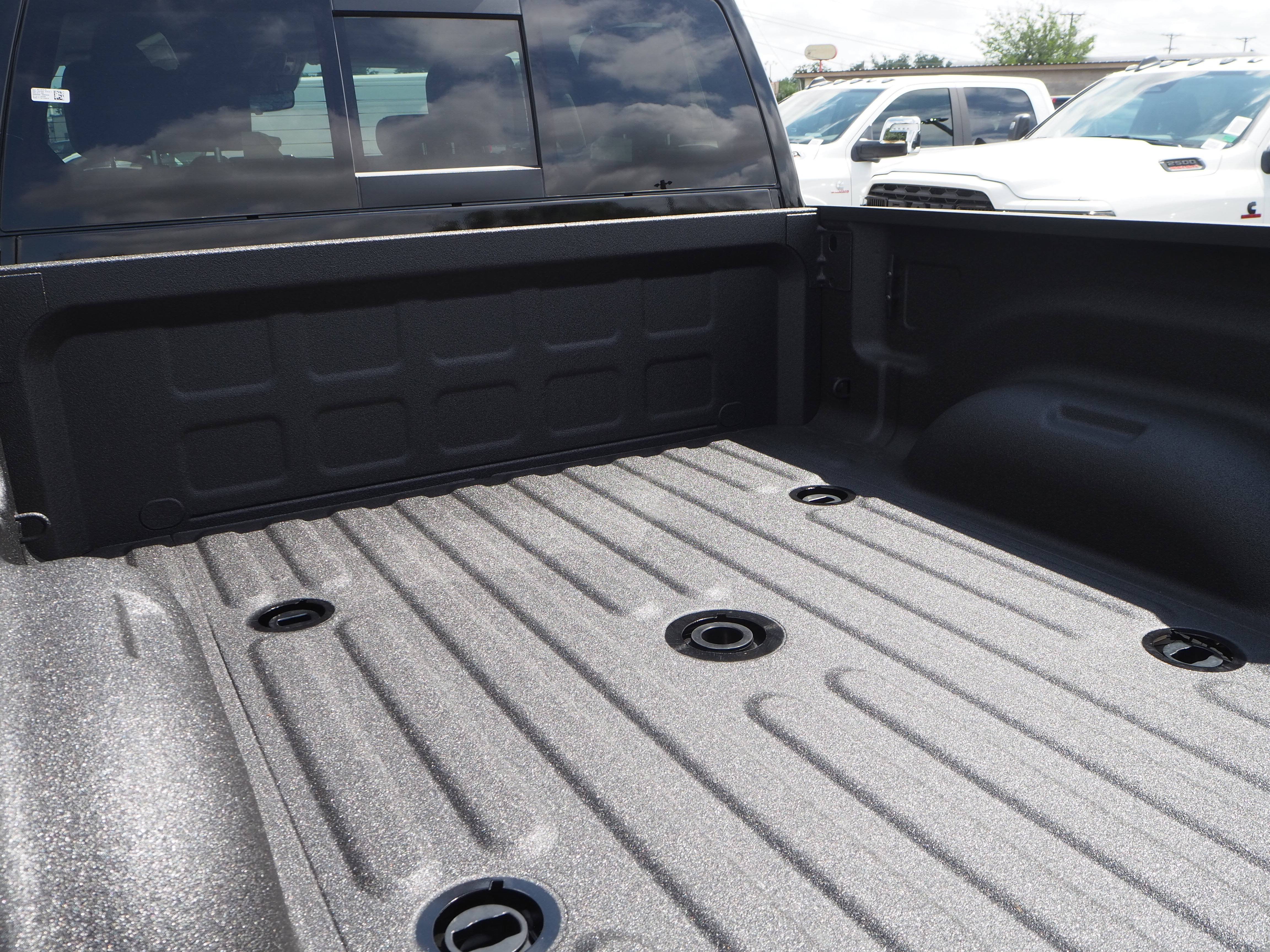 New 2025 RAM 2500 Limited AWD/4WD image 9