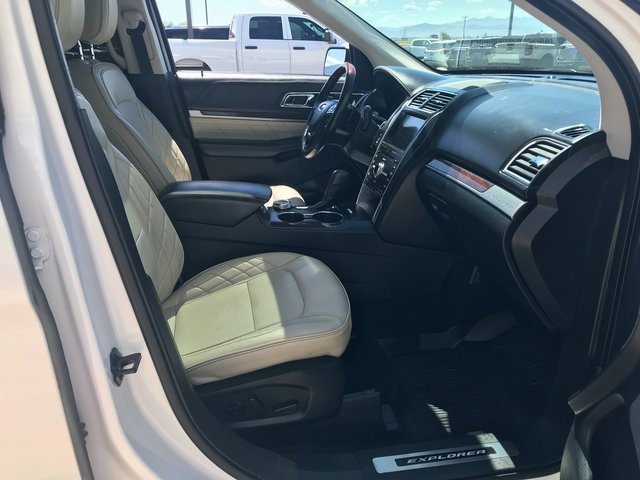 Used 2019 Ford Explorer Platinum image 16