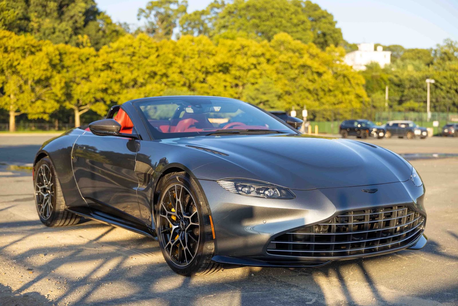 Used 2023 Aston Martin V8 Vantage Roadster RWD image 3