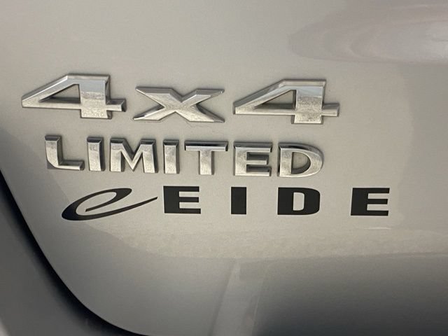 Used 2013 Jeep Grand Cherokee Limited w/ Trailer Tow Group IV AWD/4WD image 29
