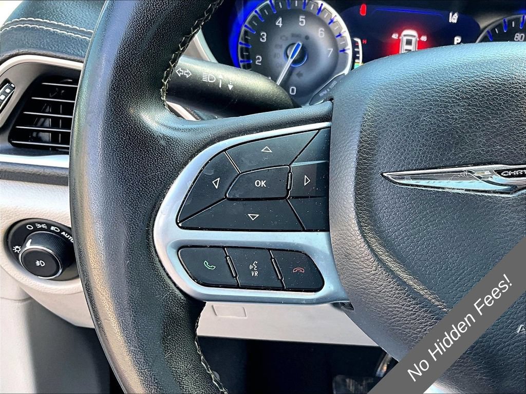 Used 2023 Chrysler Pacifica Touring-L FWD image 15
