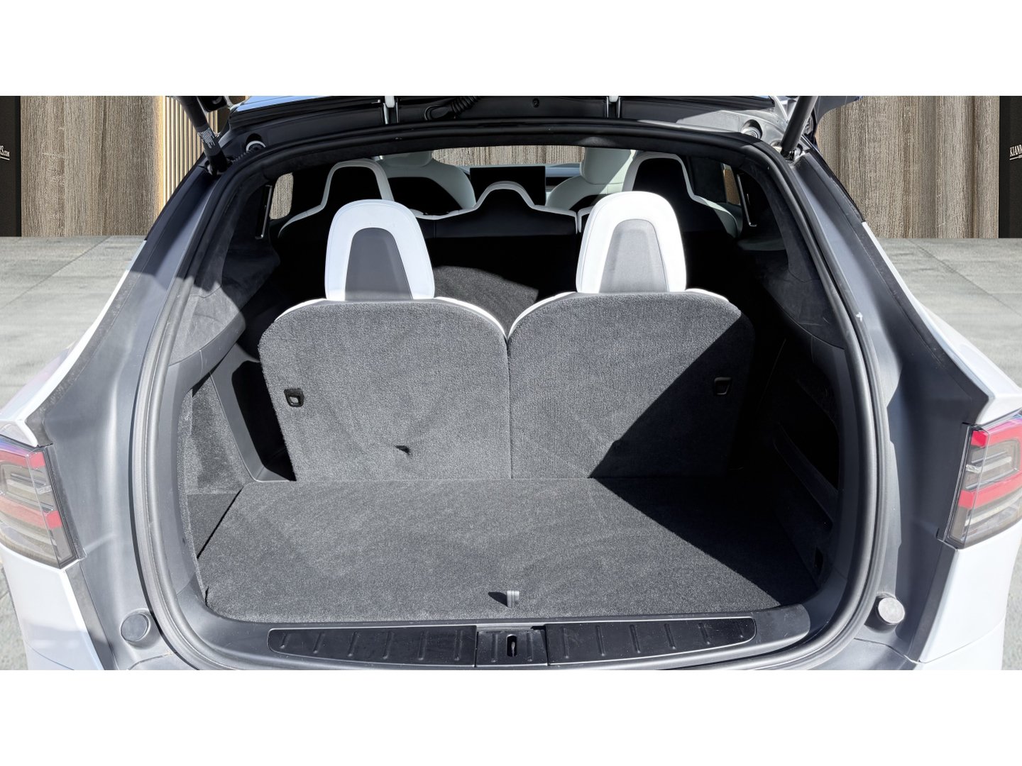Used 2023 Tesla Model X AWD/4WD image 3