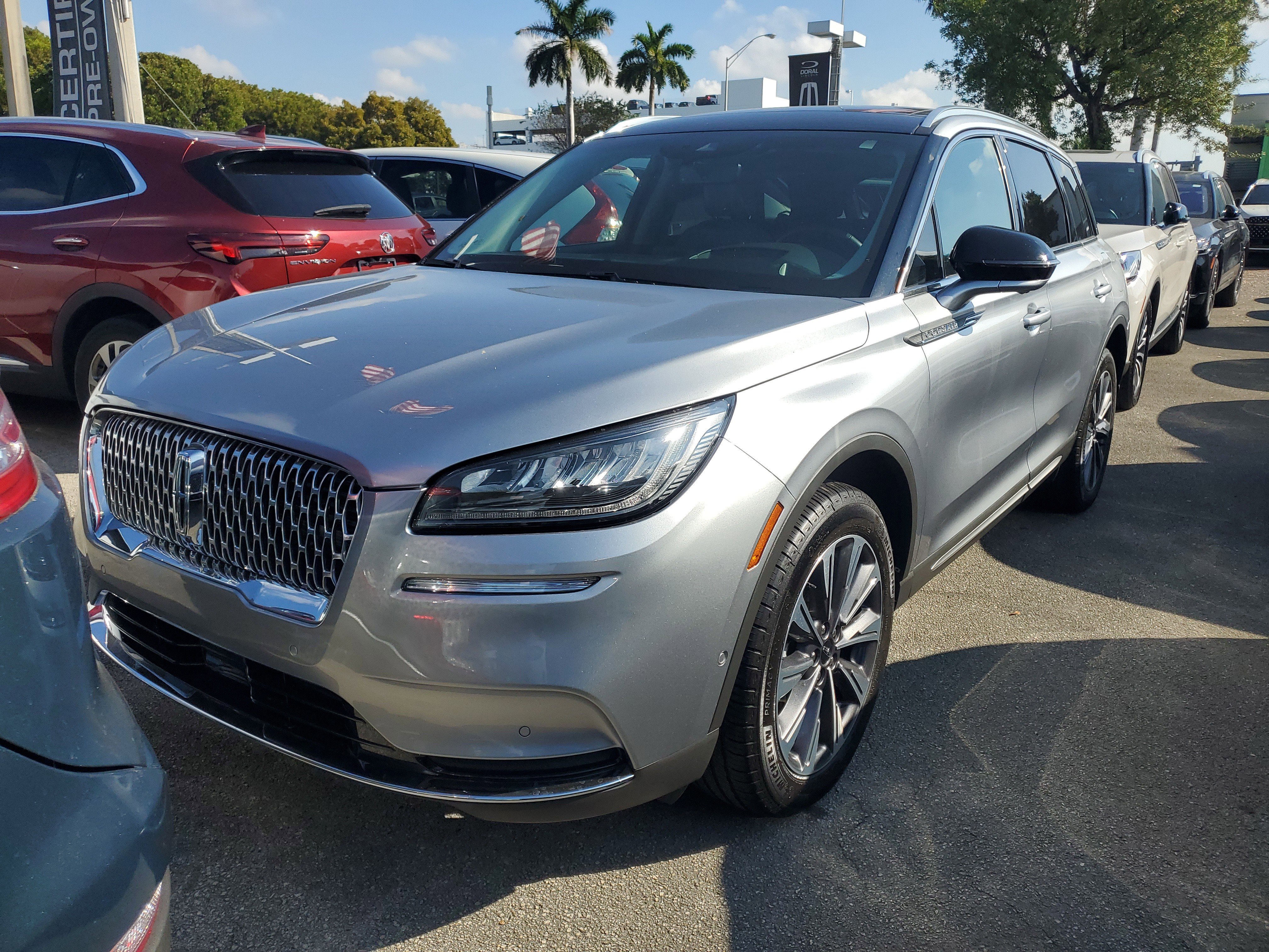 Certified 2022 Lincoln Corsair Reserve w/ Equipment Group 201A image 2