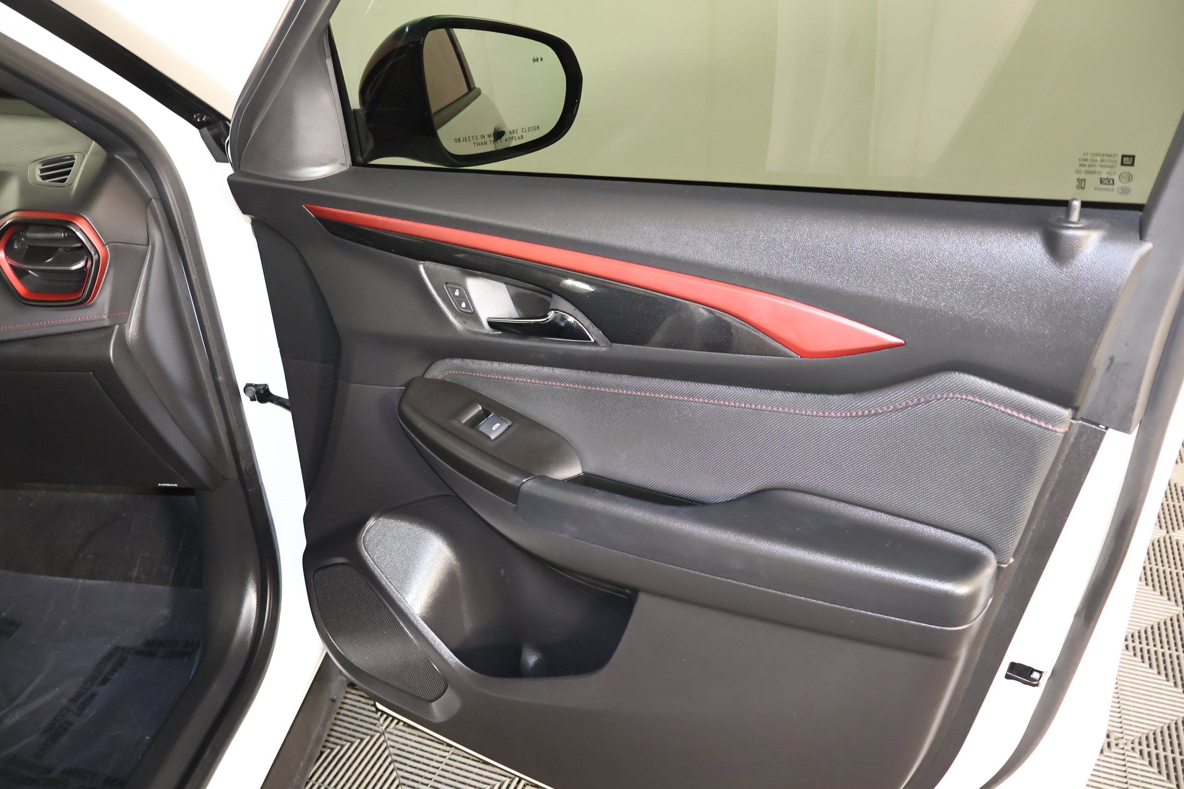 Used 2025 Chevrolet TrailBlazer RS w/ Convenience Package image 39