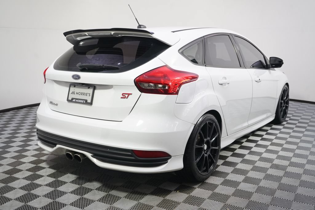 Used 2018 Ford Focus ST w/ Equipment Group 401A FWD image 6