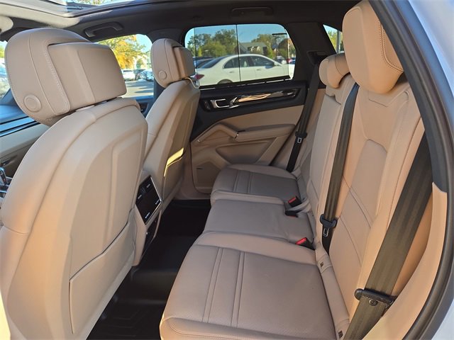 Used 2023 Porsche Cayenne image 30