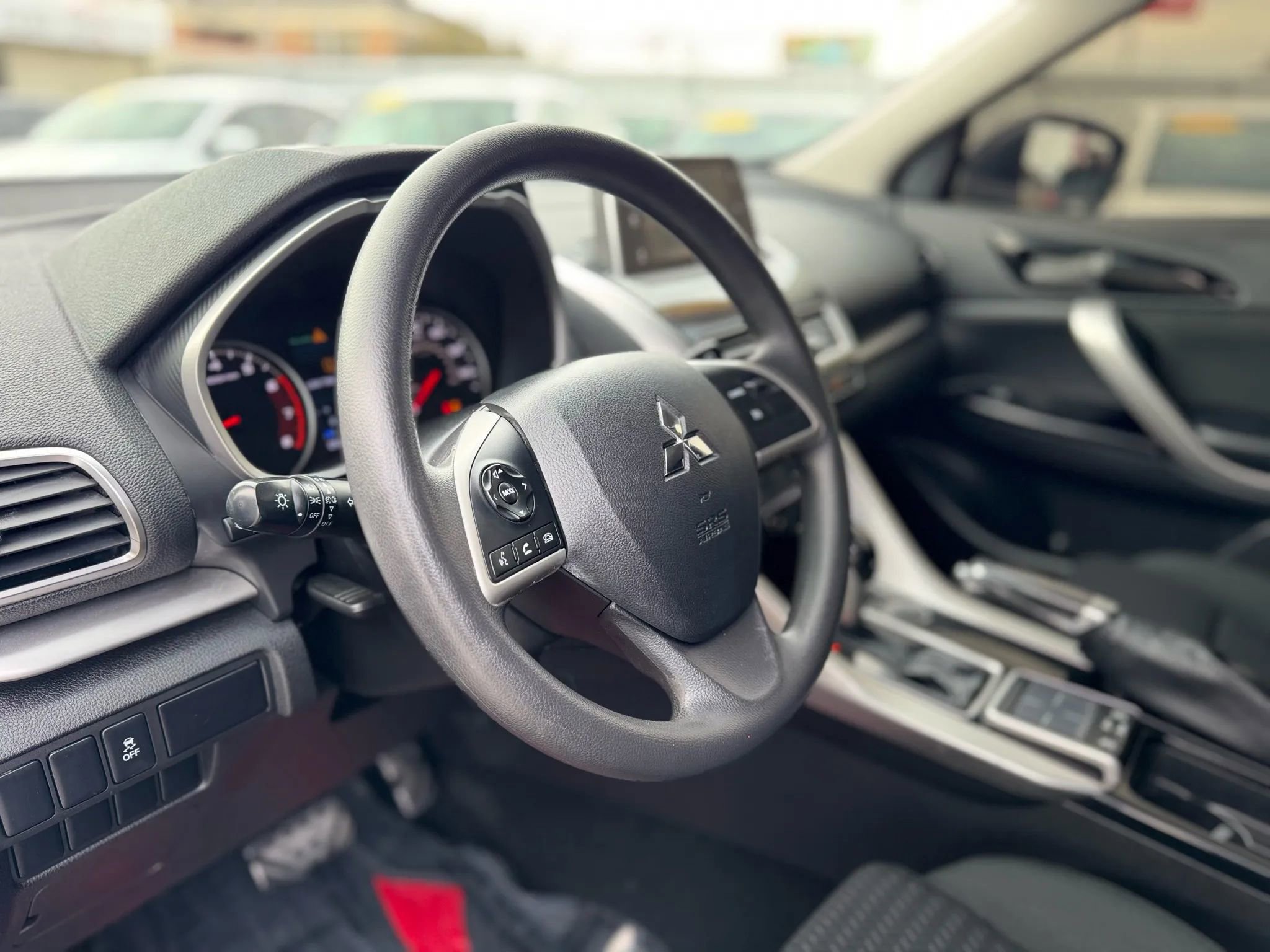 Used 2020 Mitsubishi Eclipse Cross LE FWD image 12